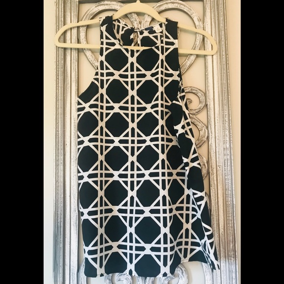 Francesca’s Sleeveless Black White Top Sz S - Picture 1 of 3